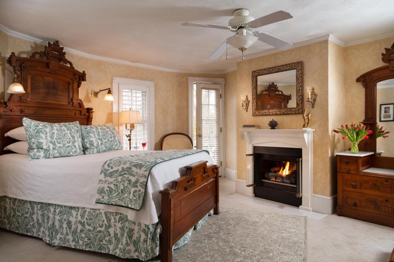 White Doe Inn Bed & Breakfast Manteo Extérieur photo