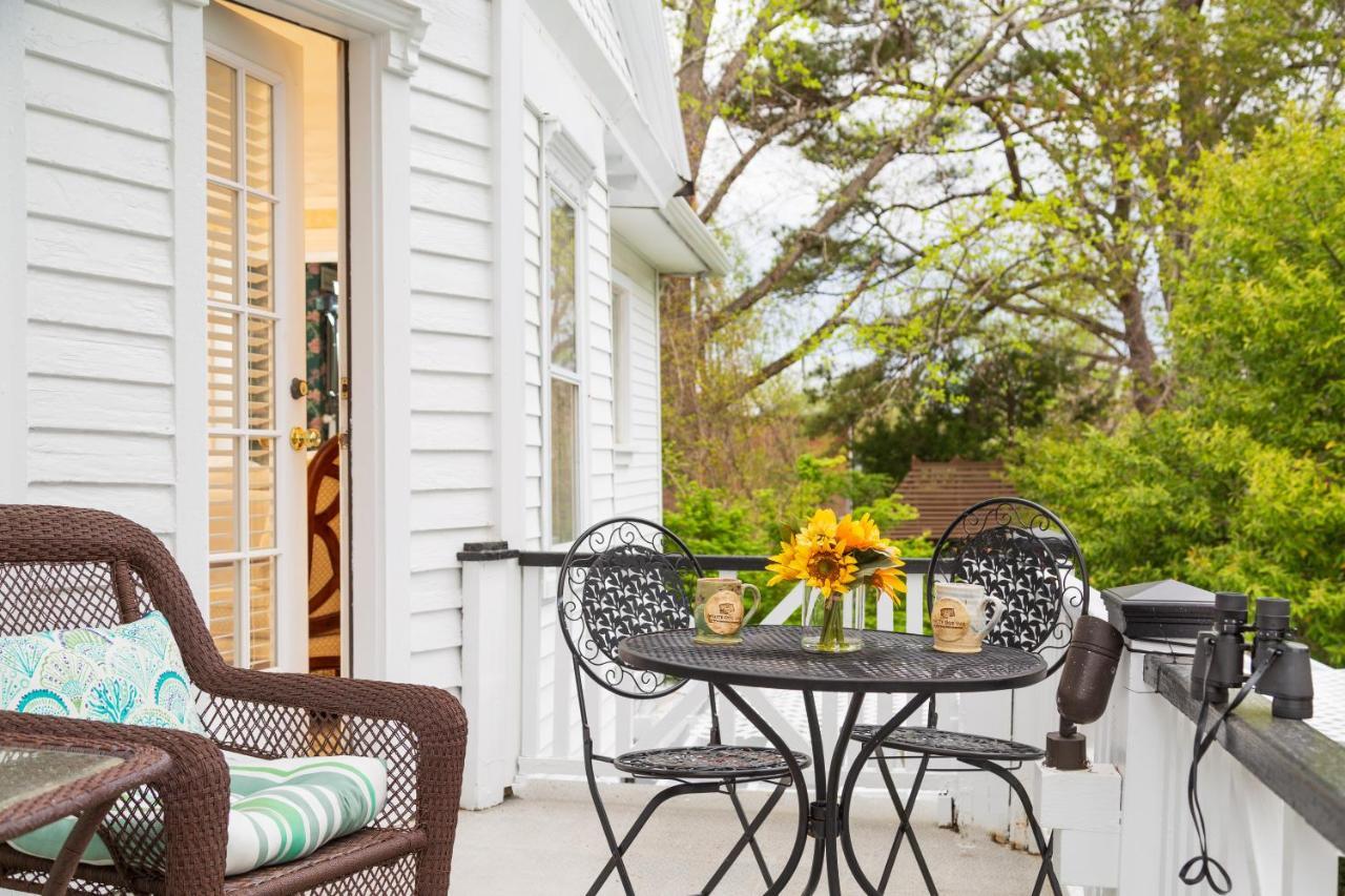White Doe Inn Bed & Breakfast Manteo Extérieur photo