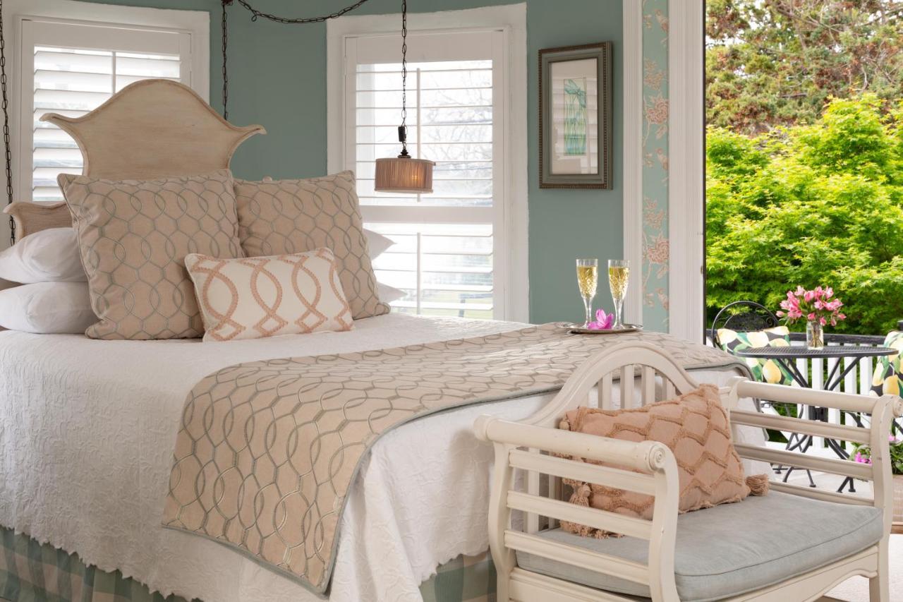 White Doe Inn Bed & Breakfast Manteo Extérieur photo