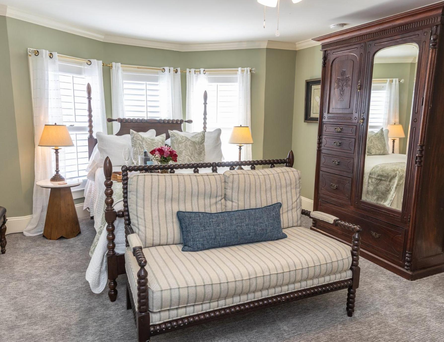 White Doe Inn Bed & Breakfast Manteo Extérieur photo