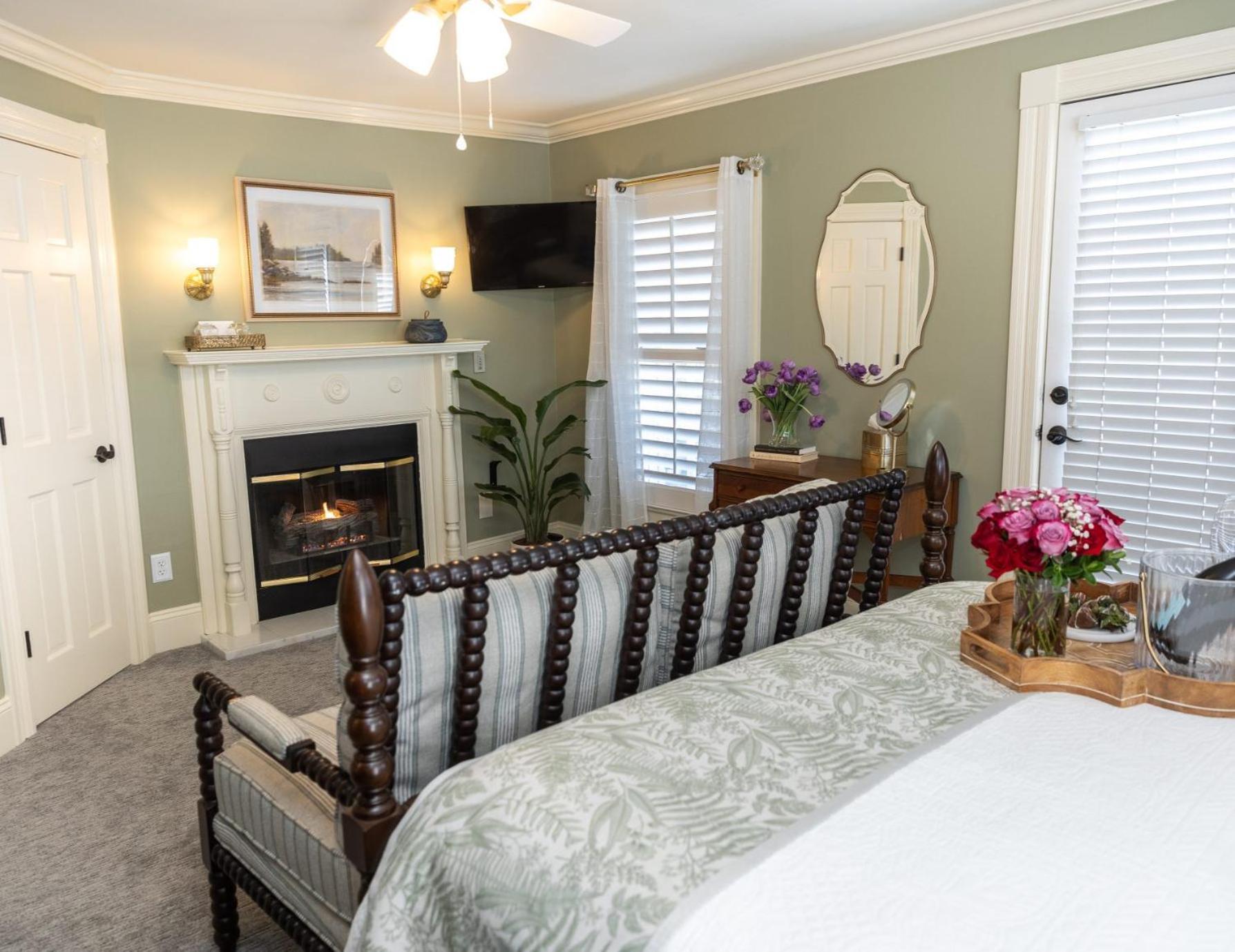 White Doe Inn Bed & Breakfast Manteo Extérieur photo