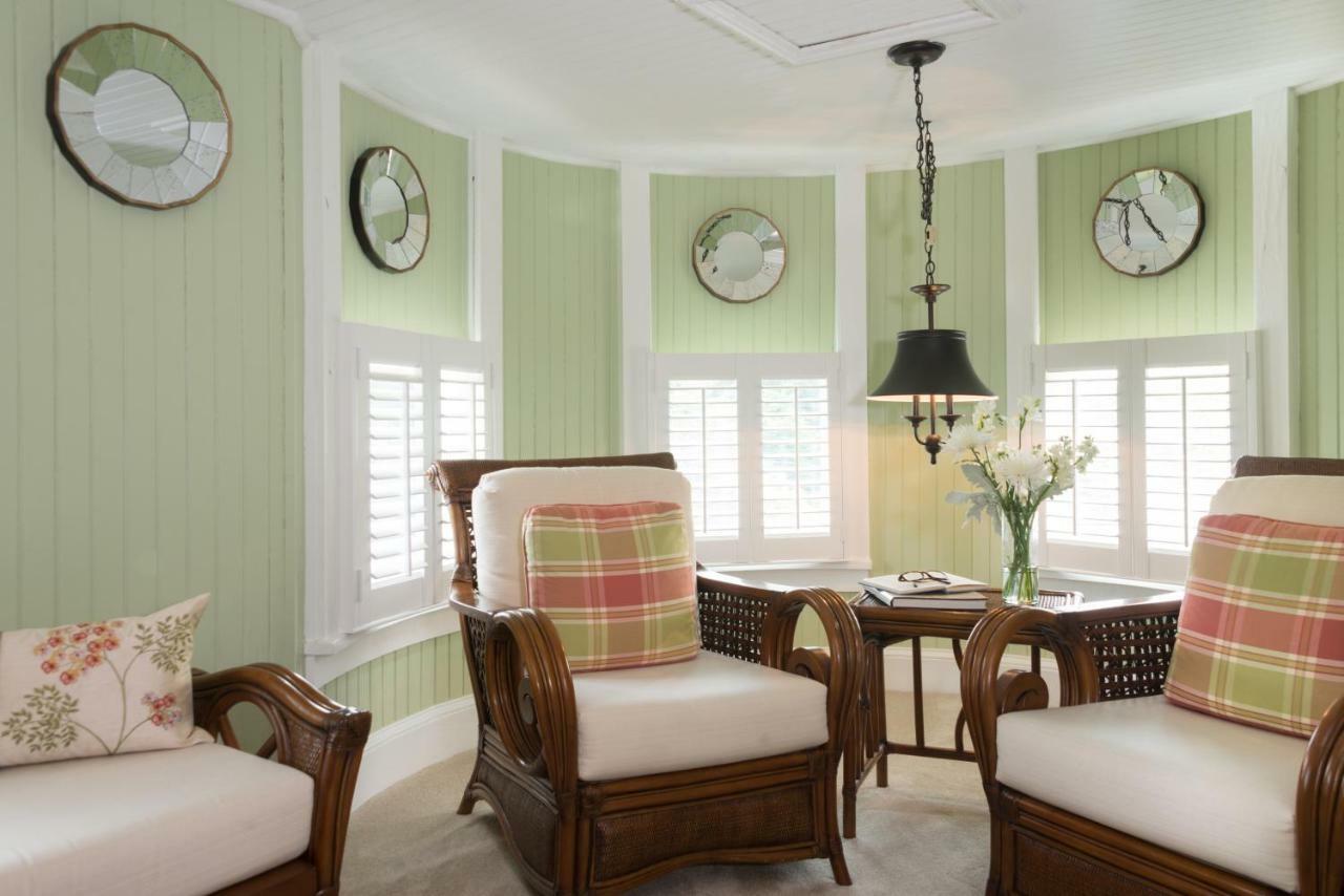 White Doe Inn Bed & Breakfast Manteo Extérieur photo